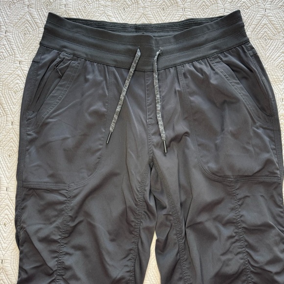 The North Face Women's Aphrodite 2.0 Pant in Asphalt Grey Hiking Size M - Picture 6 of 16